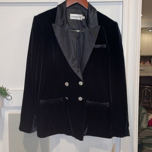 Bloomingdale’s Black Velvet Tuxedo Jacket - Picture 6 of 14